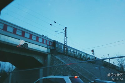 追著夜幕走