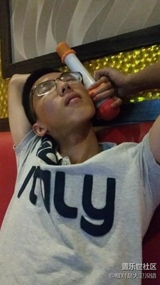 唱歌唱到半夜，三個(gè)生無可戀的好基友