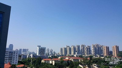 難得一見(jiàn)的城市藍(lán)天