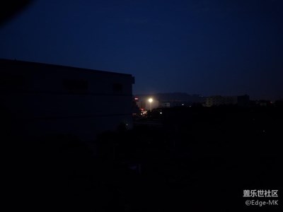 手機(jī)拍照雖好，但不能和單反比