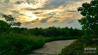夕陽下之鄉(xiāng)村風(fēng)景
