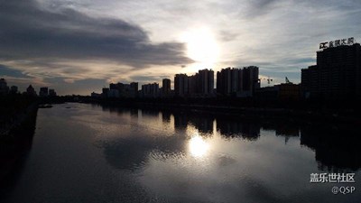 城市一腳