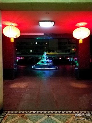 小區(qū)有點(diǎn)節(jié)日氣氛了