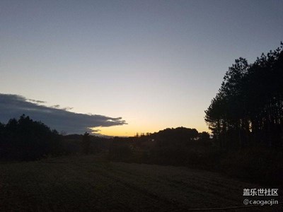 大山里的傍晚。