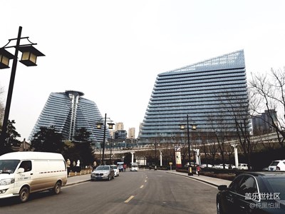 西安曲江遺址公園——煙頭不落地西安更美麗。