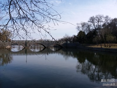 太陽(yáng)島上