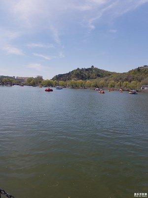 人工湖
