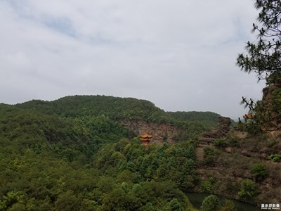 香爐倚空