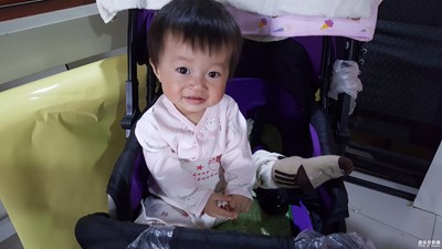 《兒童節(jié)快樂(lè)》寶寶笑得好開(kāi)心