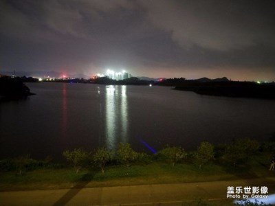 松湖夜色