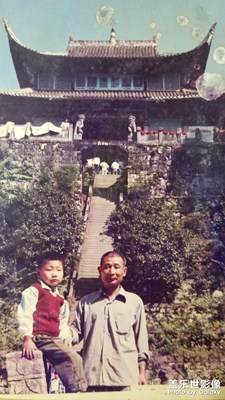 《兒童節(jié)快樂》回憶我的童年：“父親，我想永遠陪著你”