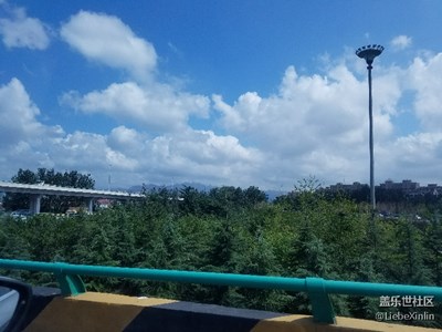 藍(lán)天白云