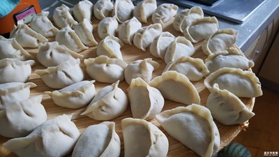 好吃不如餃子，好玩不如......