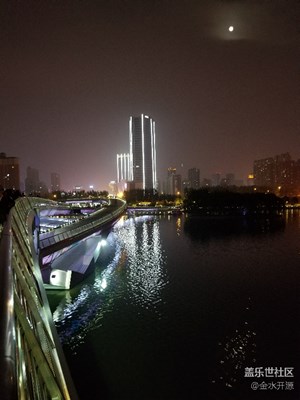 十五的月亮十六圓