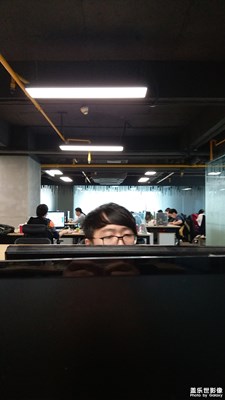 拍才知道+認真工作的娃