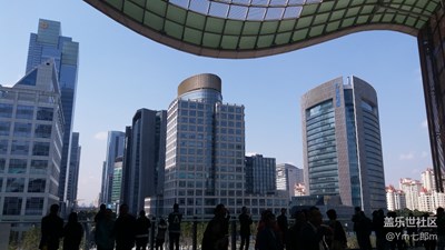 魅力四射……