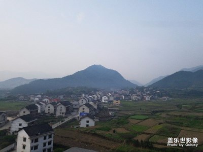 四月·遠山
