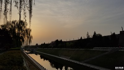 夕陽(yáng)西下