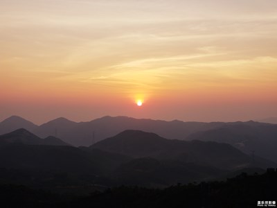 【中國最美瞬間】紫蓮山日出