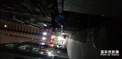 拍照出現(xiàn)白點是怎么回事，求大神解決