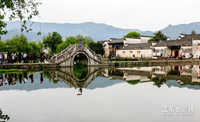 【中國(guó)最美瞬間】+畫(huà)中的村莊