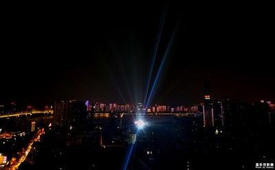 ［中國(guó)最美瞬間］漢口江灘夜景+射燈
