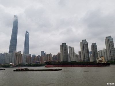 陸家嘴，在輪渡上拍的
