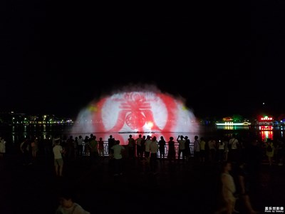 水幕光影