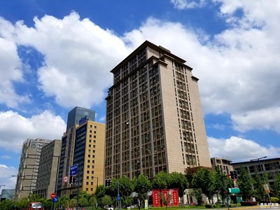 藍(lán)天白云