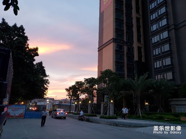 夕陽(yáng)西下