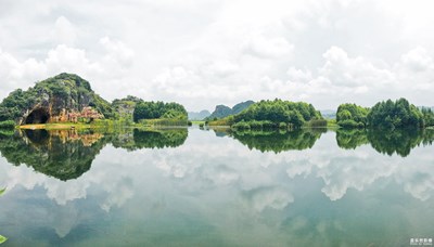 鏡面之景，風(fēng)景如畫