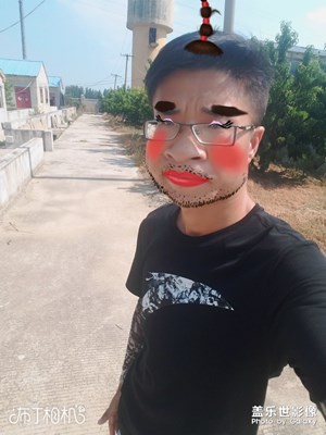 【一點也不怪】+我的自拍