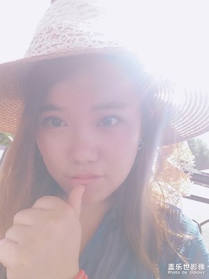 職業(yè)照騙？只有和奶奶的合影是真實(shí)的我??