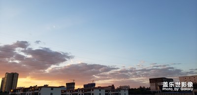 為了想要的生活；為了人間的煙火氣；為了今天的風(fēng)和月