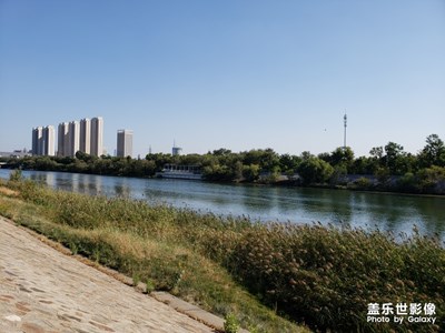 天氣不錯(cuò)，河邊健走一小時(shí)