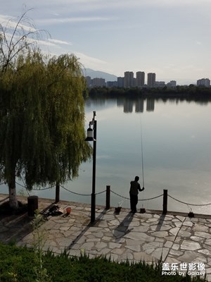 夕陽(yáng)下