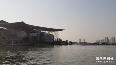 蠡湖經(jīng)常到這里來(lái)覺得蠡湖美麗得不得了。