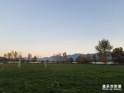 夕陽下的操場~