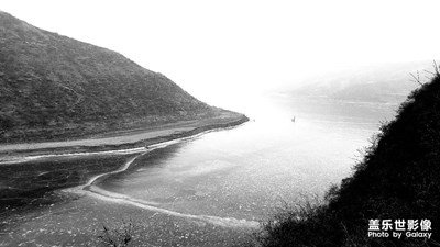 霧霾下的山村