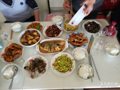 【新春年夜飯】團(tuán)團(tuán)圓圓過新年