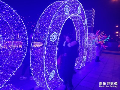 正月十五威?；艟懊?，人美