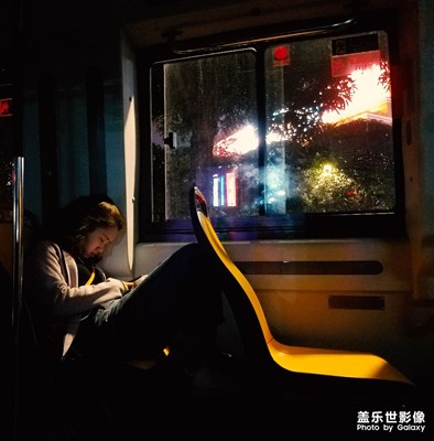 廣州的街，故鄉(xiāng)的雪