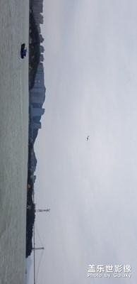 海邊。。