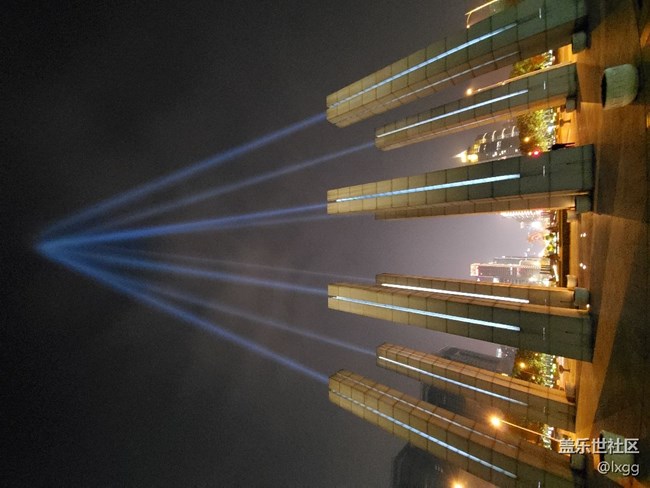 s10的夜景拍攝還行吧