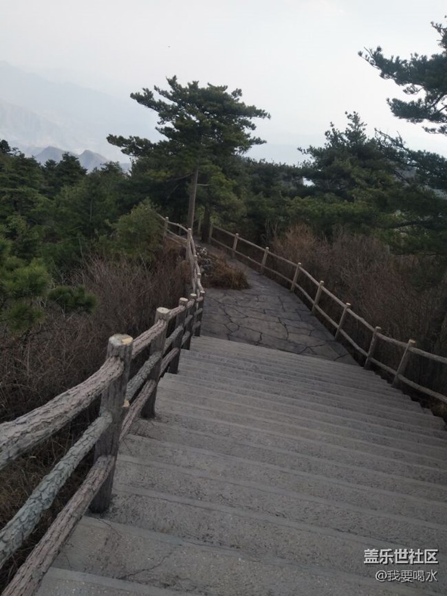 來到了陜西天竺山看看這里的風(fēng)景多美啊