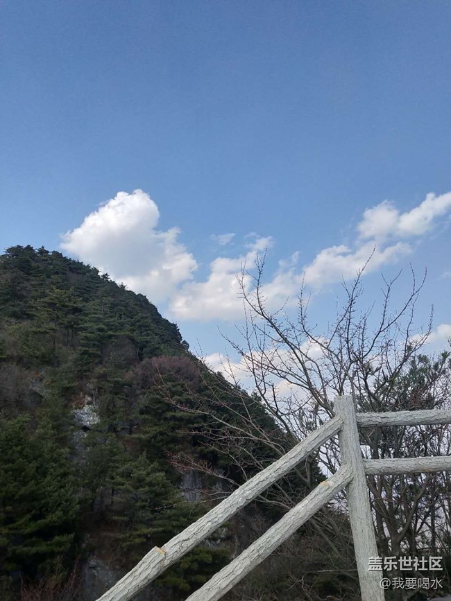 來到了陜西天竺山看看這里的風(fēng)景多美啊