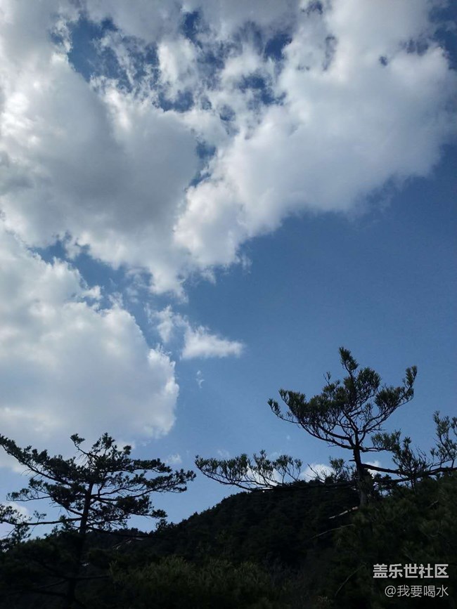 來到了陜西天竺山看看這里的風(fēng)景多美啊