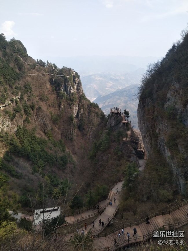 來到了陜西天竺山看看這里的風(fēng)景多美啊