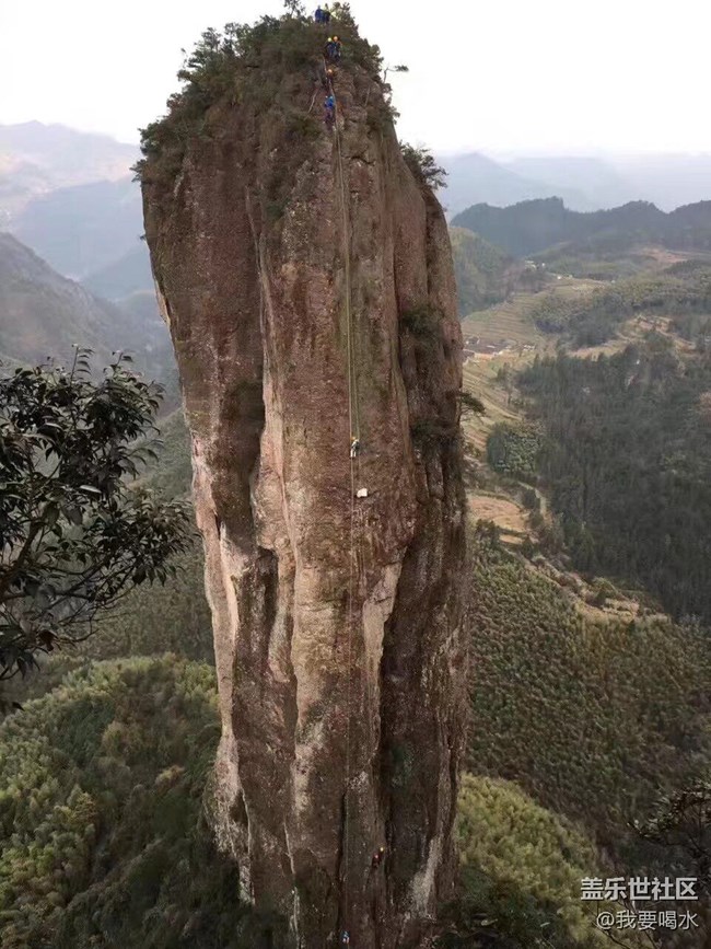 這樣的山攀登起來真的很爽很有成就感的