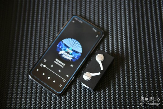 低調(diào)奢華美！三星S10e實(shí)力爆發(fā)，小宇宙也有核能量！